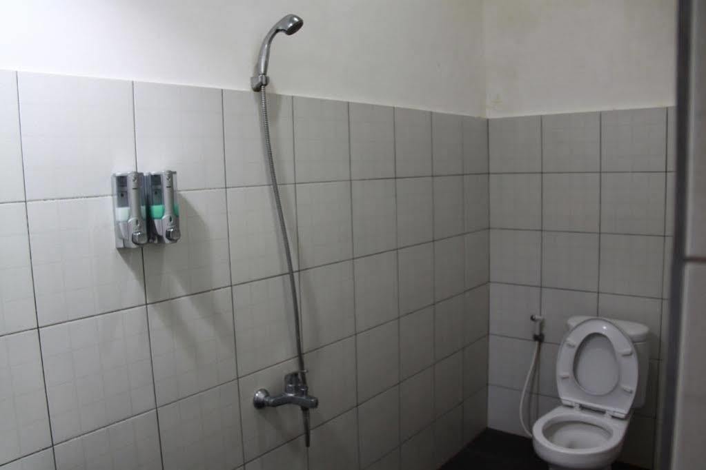 Гостевой дом Pondok Malabar Джакарта Экстерьер фото